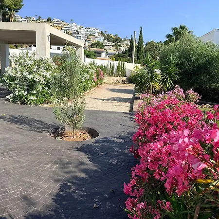Villa Avec Piscine A Proximite Des Plages *
