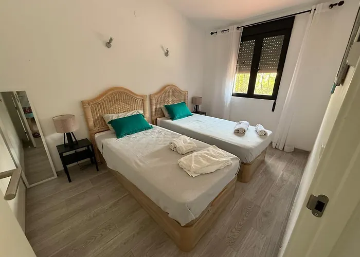 Avec Piscine A Proximite Des Plages Теулада