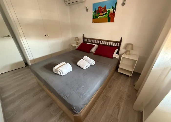 Avec Piscine A Proximite Des Plages Теулада